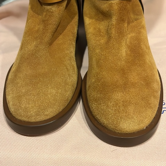 New Stuart Weitzman tan suede short boot - Picture 4 of 12